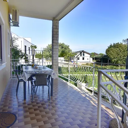 Silva B4-1 By Interhome * Bašanija