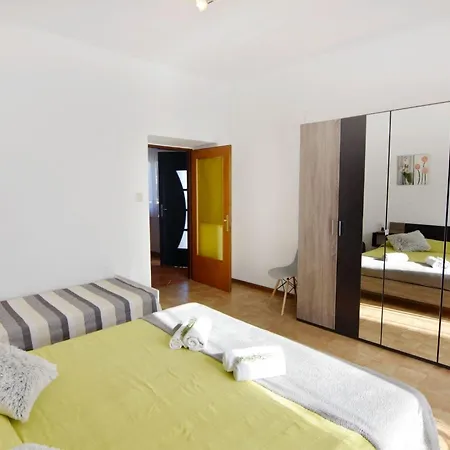 Appartamento Silva B4-1 By Interhome