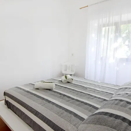 Silva B4-1 By Interhome Lägenhet Bašanija