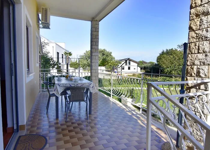 Silva B4-1 By Interhome * Bašanija